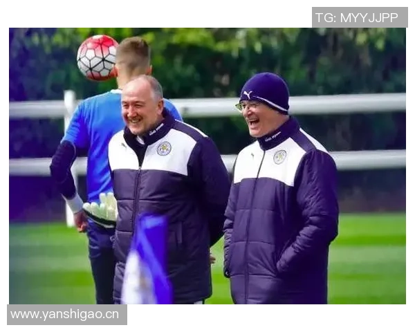 球探眼中的足球明星揭秘他们的成长历程与辉煌成就